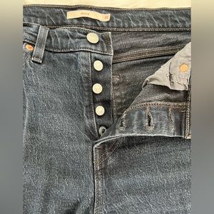 Levi’s Dark Denim Wedgie